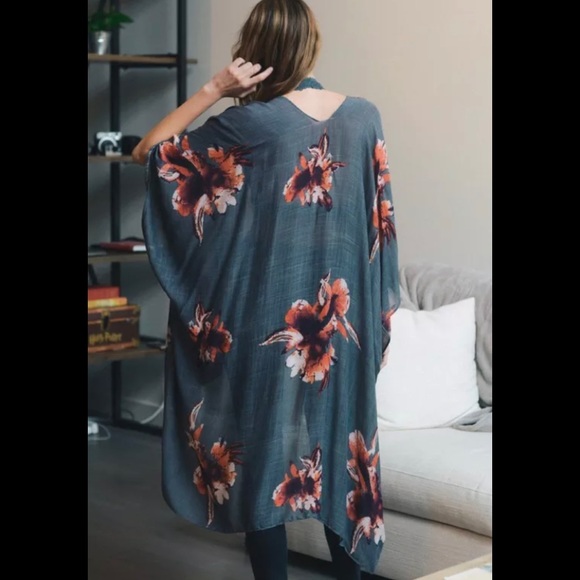 Floral Print Kimono - Picture 15 of 15